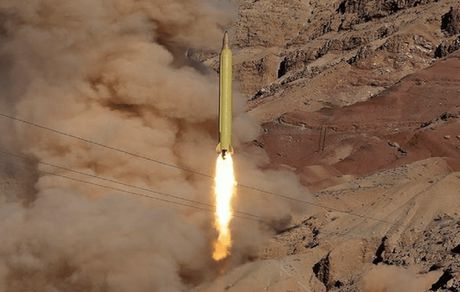 رونمایی از موشکهای ارتقایافته قدر و عماد سپاه