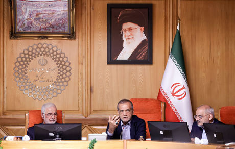 پزشکیان: با بگیر و ببند و اخراج، جامعه اصلاح نمی‌شود