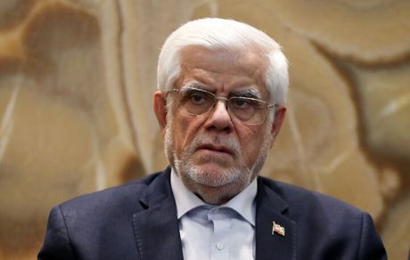 عارف: عقب‌ماندگی سلامت الکترونیک باید جبران شود
