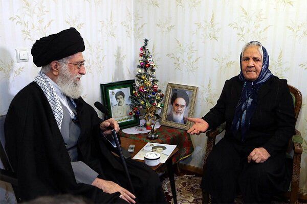 إعادة قراءة أفکار الزعیم الثوری بشأن حقوق الأقلیات