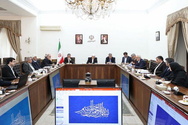 عارف: طرح ۲۰ هزار مگاوات نیروگاه‌های اتمی یک ضرورت انکارناپذیر است