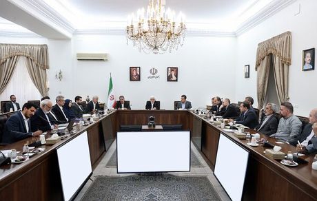 عارف: دانشگاهها رشتههای جدید با فناوریهای پیشرفته راهاندازی کنند