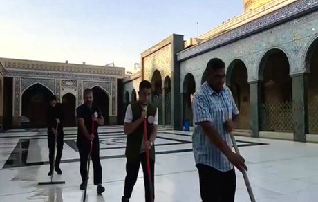 برگزاری آئین غبارروبی حرم حضرت زینب(س)
