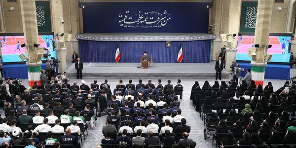 ما الذی یهم أمریکا إذا کانت إیران تمتلک صناعة نوویة أم لا؟ ادعاء ترامب بدعم الشعب الإیرانی کذب.