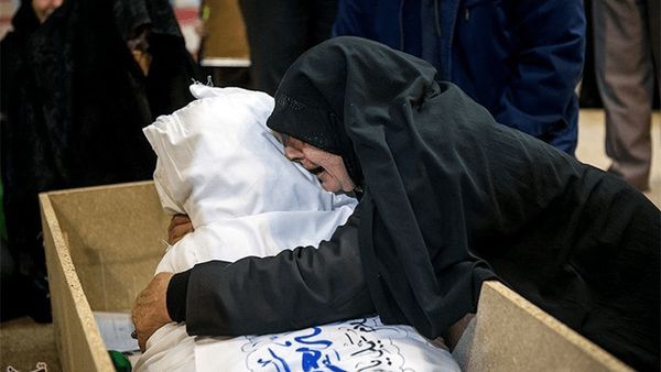 نامه‌نگاری مادر با پسرش از داخل قبر
