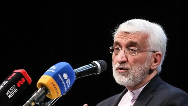 جلیلی: مردم در کنار نقد، به دولت کمک هم بکنند