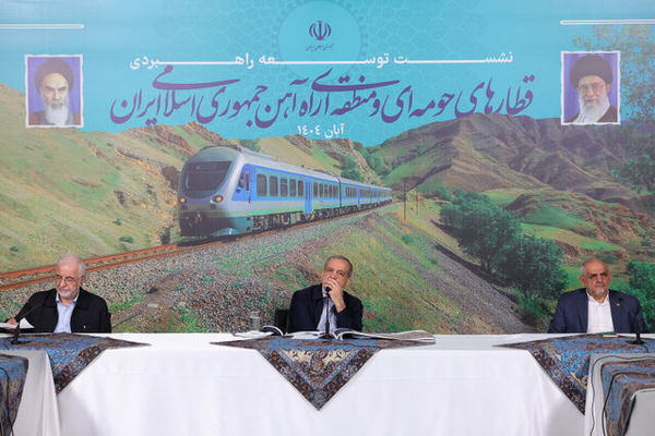 تأکید پزشکیان بر تکمیل خطوط و اتصال ایستگاه‌های قطار حومه‌ای و مترو برای استفاده توأمان مردم
