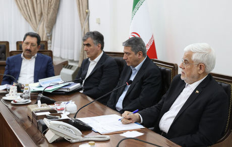 عارف: یک تقسیم کار دقیق بینالمللی برای ضربه زدن به اقتصاد ایران ایجاد شده است