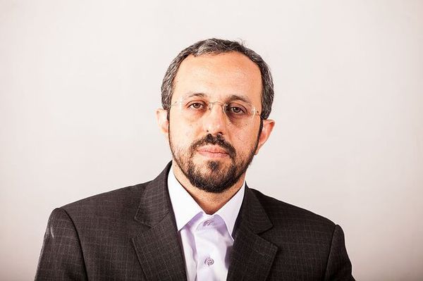 Ahadian: Anyone who insists on opposing Wefaq has separated himself from the leadership