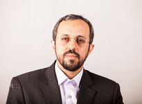 احدیان: هرکس بر مخالفت با وفاق اصرار کند راهش را از رهبری جدا کرده است
