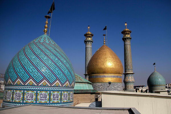 إقامة صلاة الکمیل فی مرقد حضرة عبد العظیم الحسنی (ع)