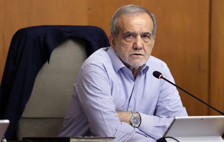 انتقاد پزشکیان از مخالفت و مقاومت مقابل اصلاح و کوچک‌سازی نظام اداری
