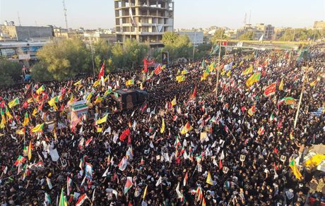نجف در سوگ رهبر شهید انقلاب اسلامی؛ حضور گسترده مردم عراق در آیین تشییع
