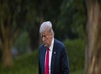 اذعان ترامپ به کمبود مهمات و انداختن توپ به زمین بایدن
