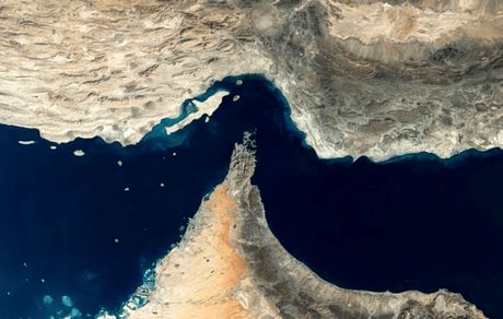 آغاز عبور کشتی های چینی از تنگه هرمز  از شب گذشته