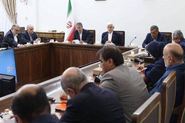عارف: دشمن را در جبهه جنگ اقتصادی هم شکست می‌دهیم

