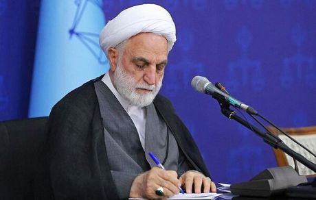 اژه ای:ناوهای شیطان بزرگ حتی جرئت نزدیک شدن به تنگه هرمز را نیز ندارند
