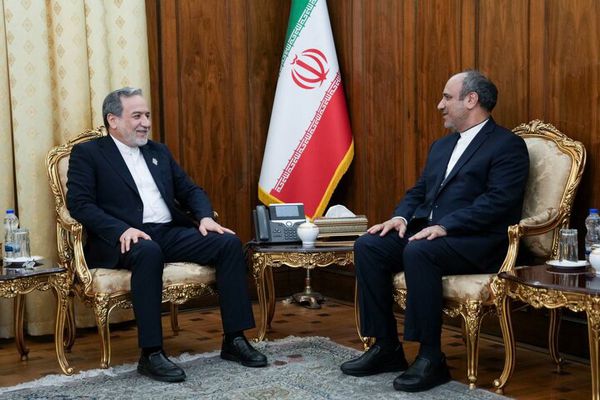 دیدار سفیر جمهوری اسلامی ایران در اتیوپی با عراقچی

