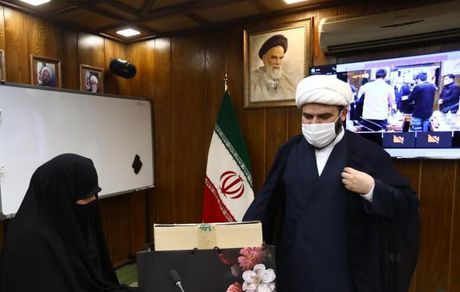 مسیر تربیت دانش آموزان با فداکاری معلمان هموار می‌شود